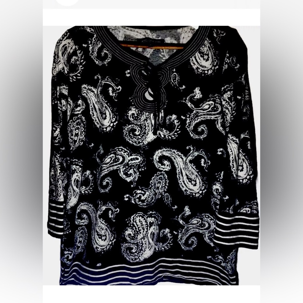 Boho Paisley Top Jones of New Size M Black and White Keyhole Striped Trim